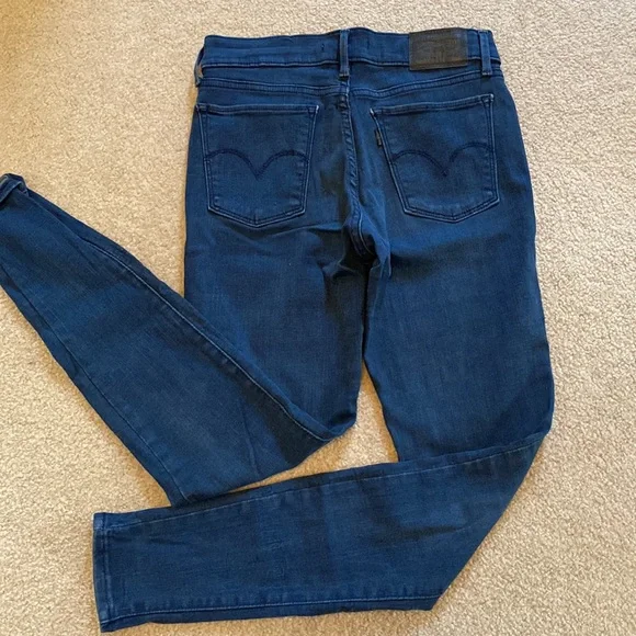 🌺HOST PICK 🌺 Levi’s 710 super skinny blue jeans - Picture 2 of 4